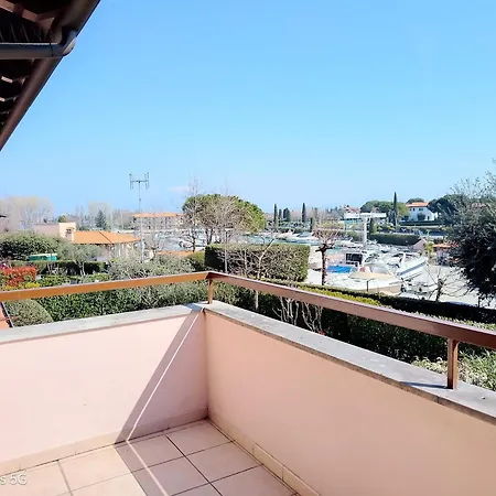 Memy's House Bilocale Con Terrazza Apartment *